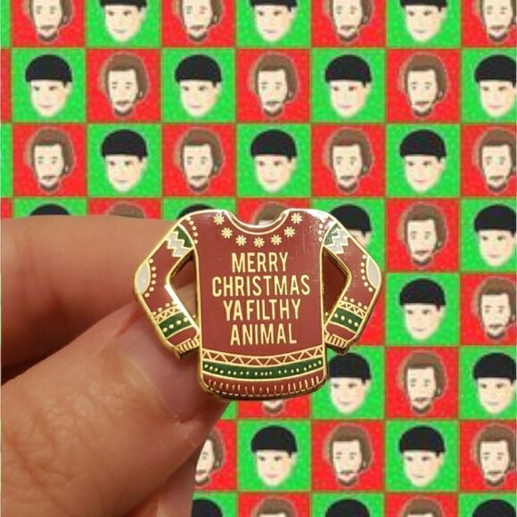 🎄Merry Christmas you filthy animal enamel pin - Picture 3 of 12